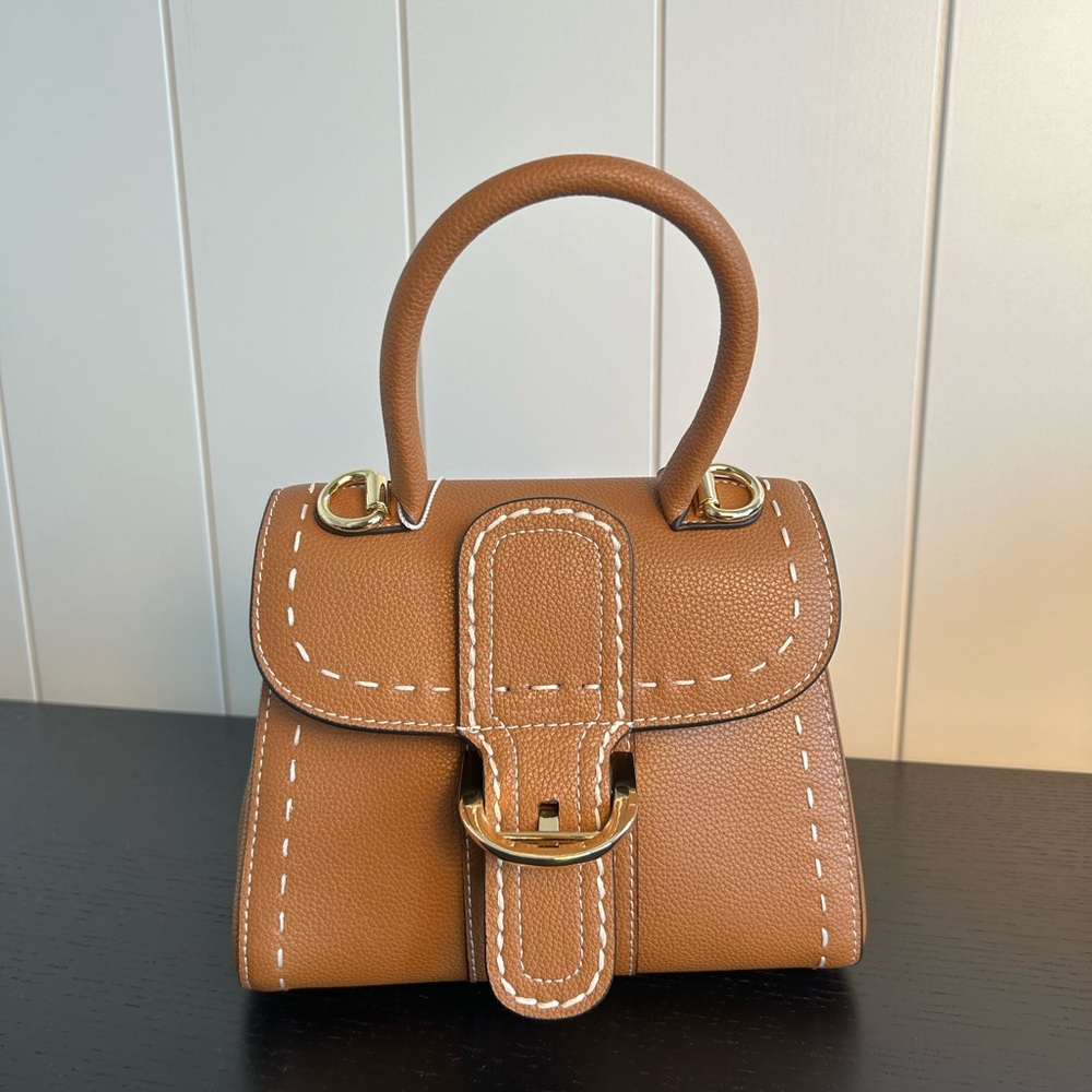 Elegant Tan Handbag